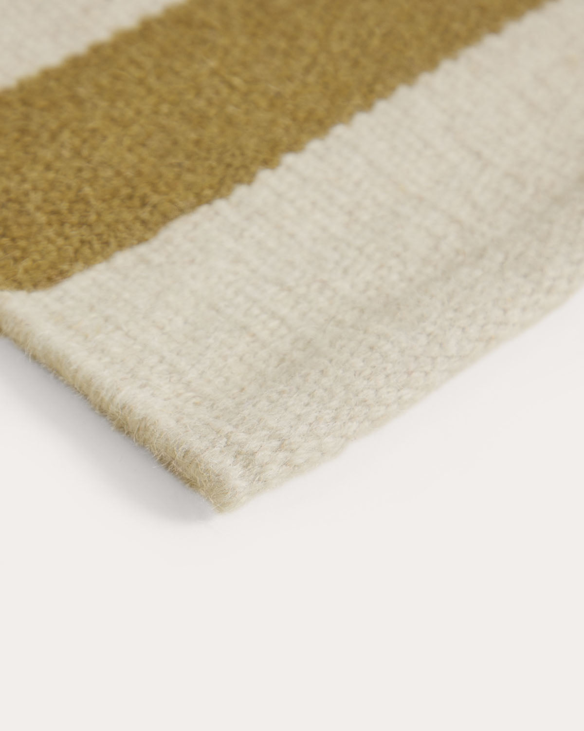 Rectangular rug 230x160 cm in Sunmi wool