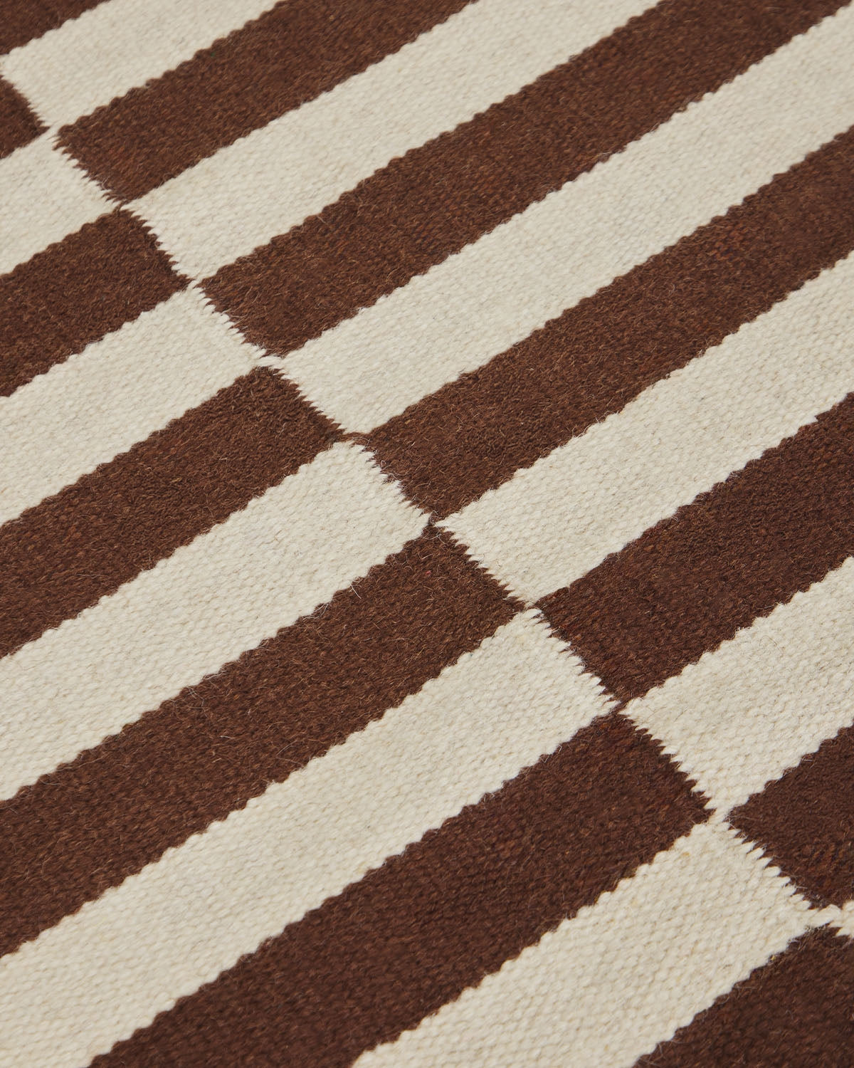 Rectangular rug 230x160 cm in Sunmi wool