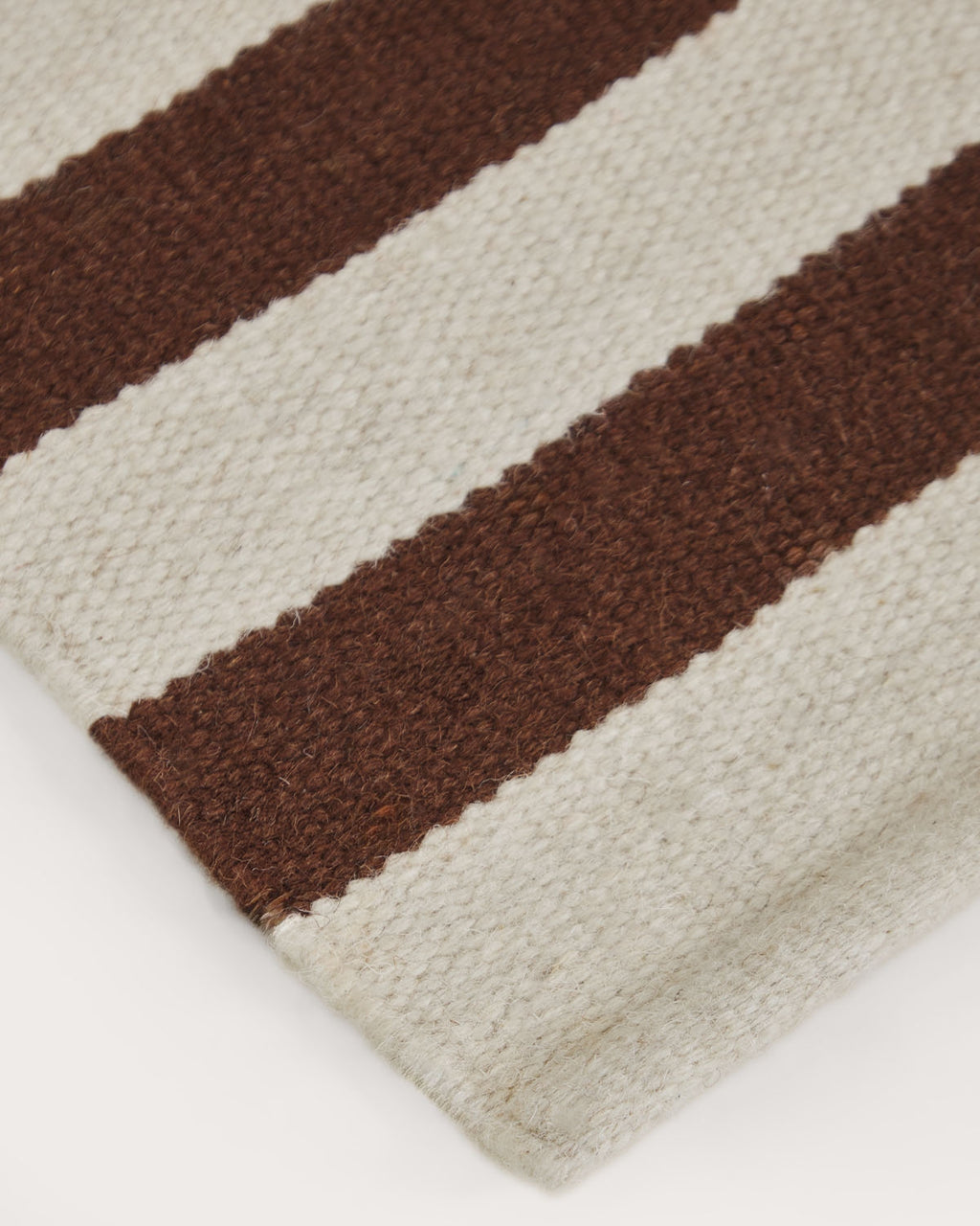 Rectangular rug 230x160 cm in Sunmi wool