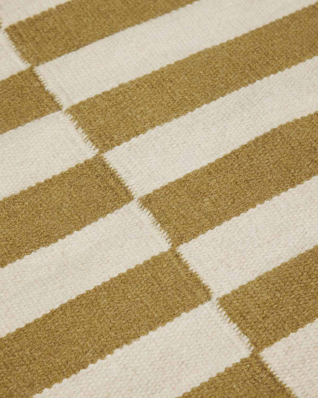 Rectangular rug 230x160 cm in Sunmi wool