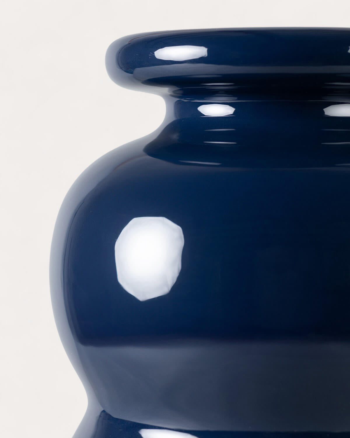 Large XL dolomite vase Gilem
