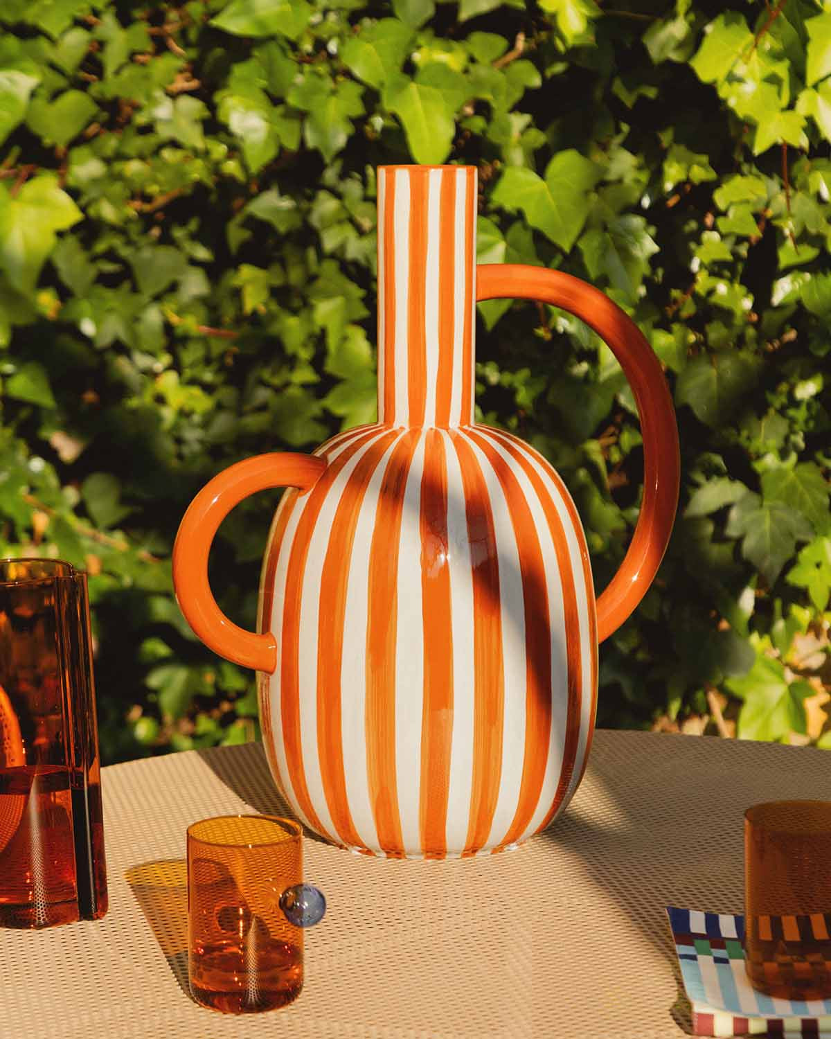 Large XL dolomite vase Uves Lines