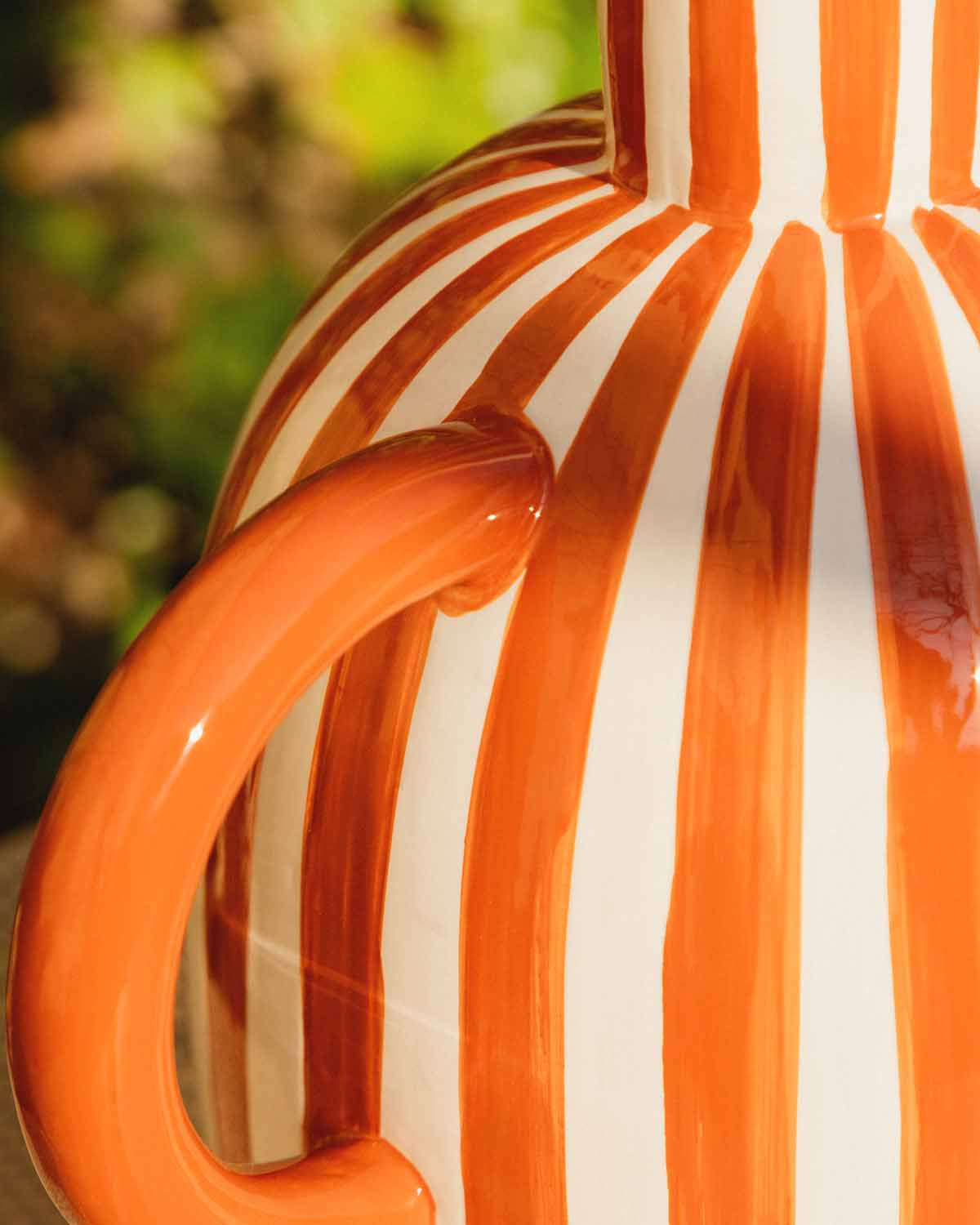 Large XL dolomite vase Uves Lines